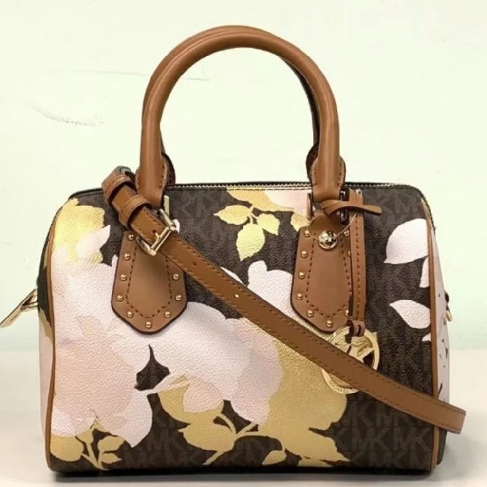🌼🌼BEAUTIFUL MICHAEL KORS BAG🌼🌼